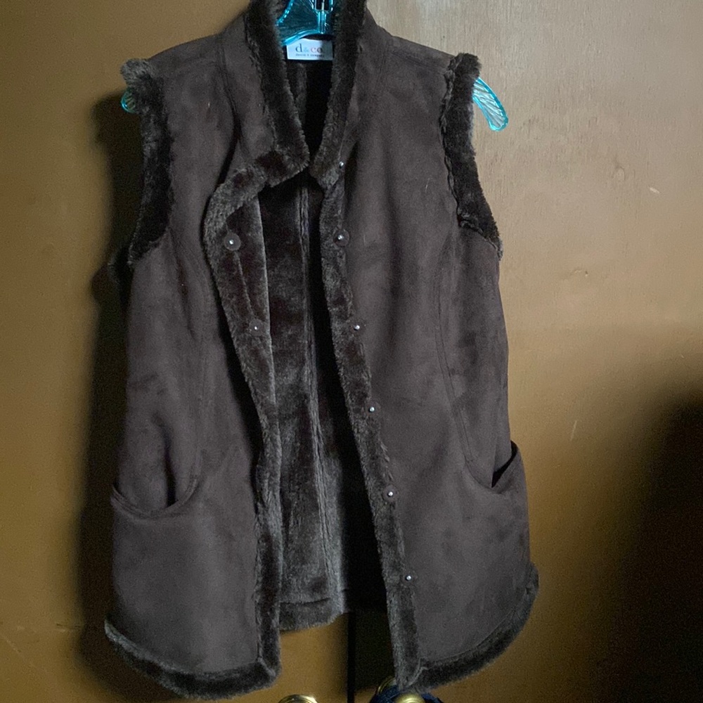 D&co. Woman’s vest brown button down
